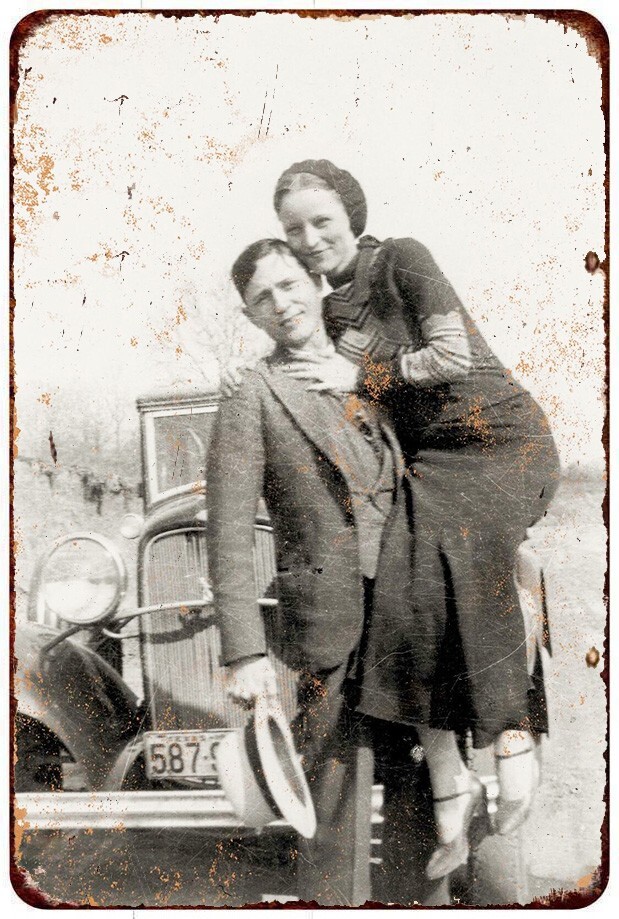 1933 Happy Bonnie and Clyde Portrait Vintage Look Reproduction Metal sign