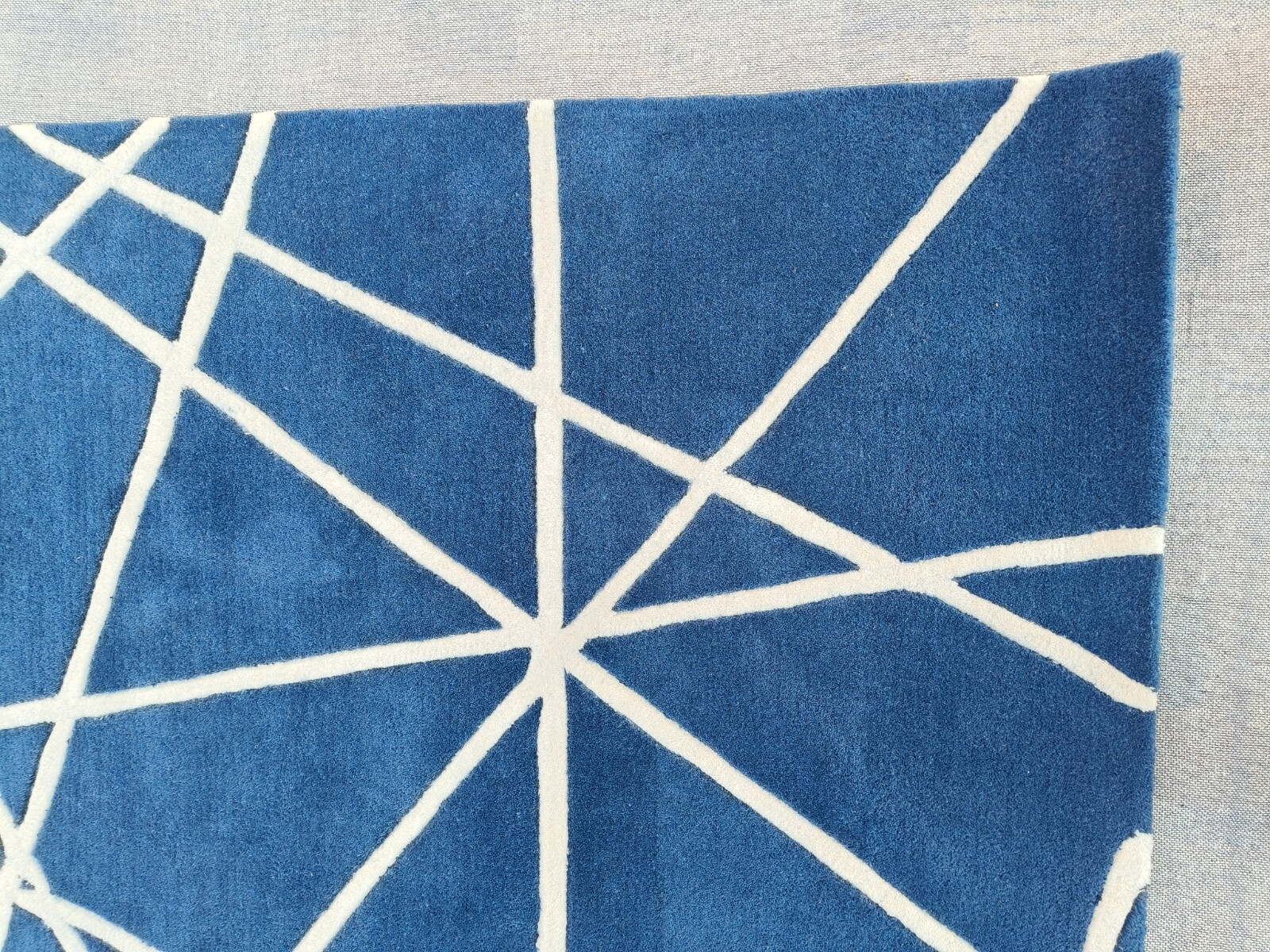 Modern Geometric Tufted Rug Grey White Abstract Criss Cross Line Area Carpet