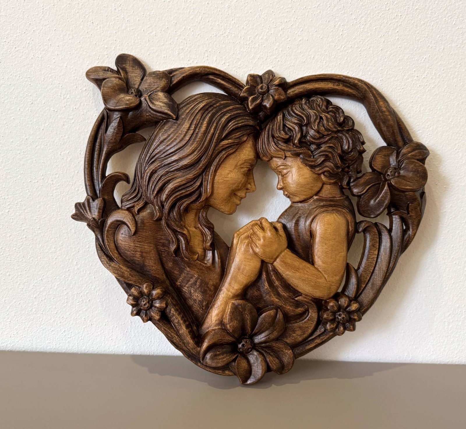 Mother and Child Wooden Heart Plaque – Family Love Gift, Wall Art Home Decor