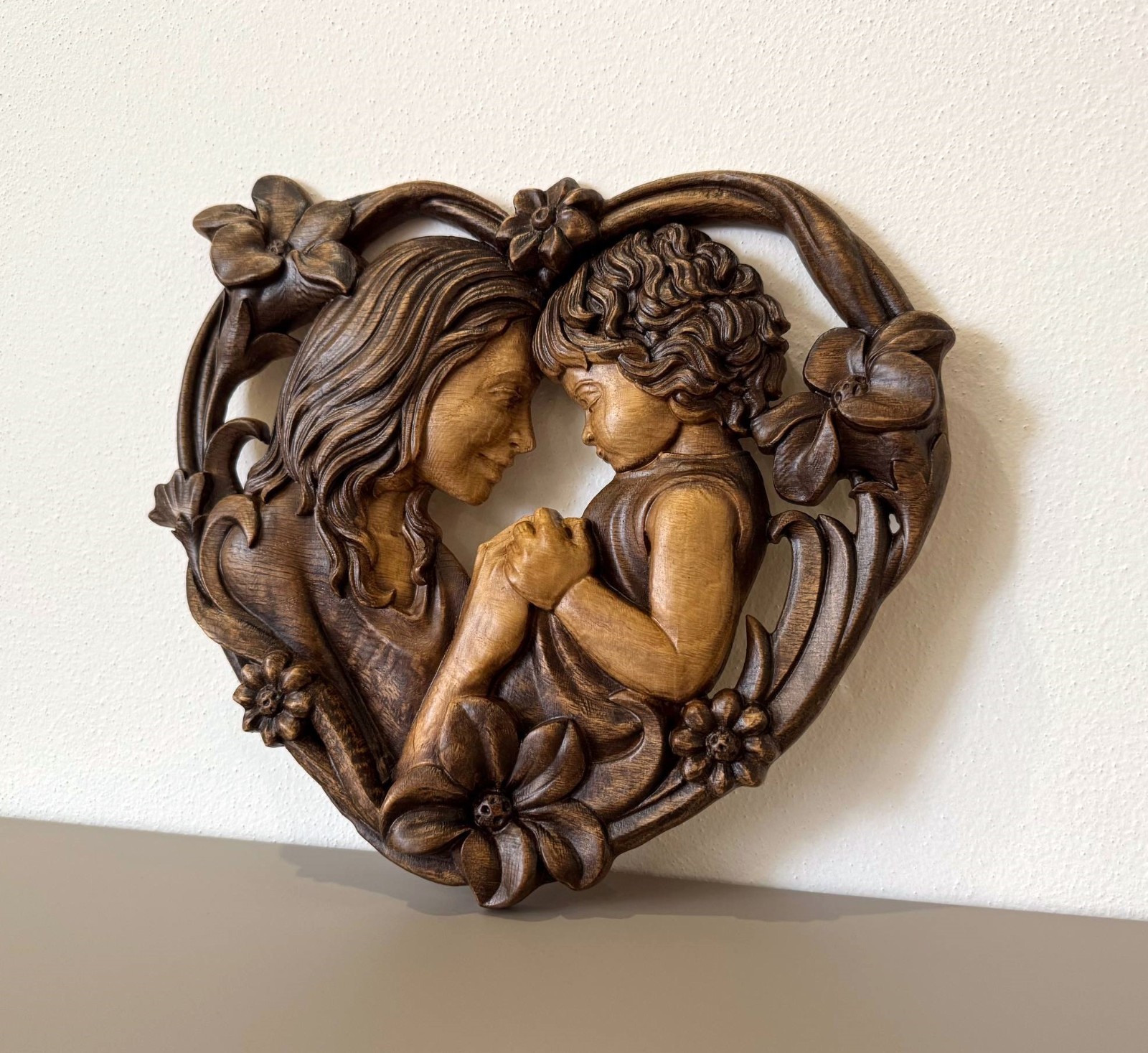 Mother and Child Wooden Heart Plaque – Family Love Gift, Wall Art Home Decor