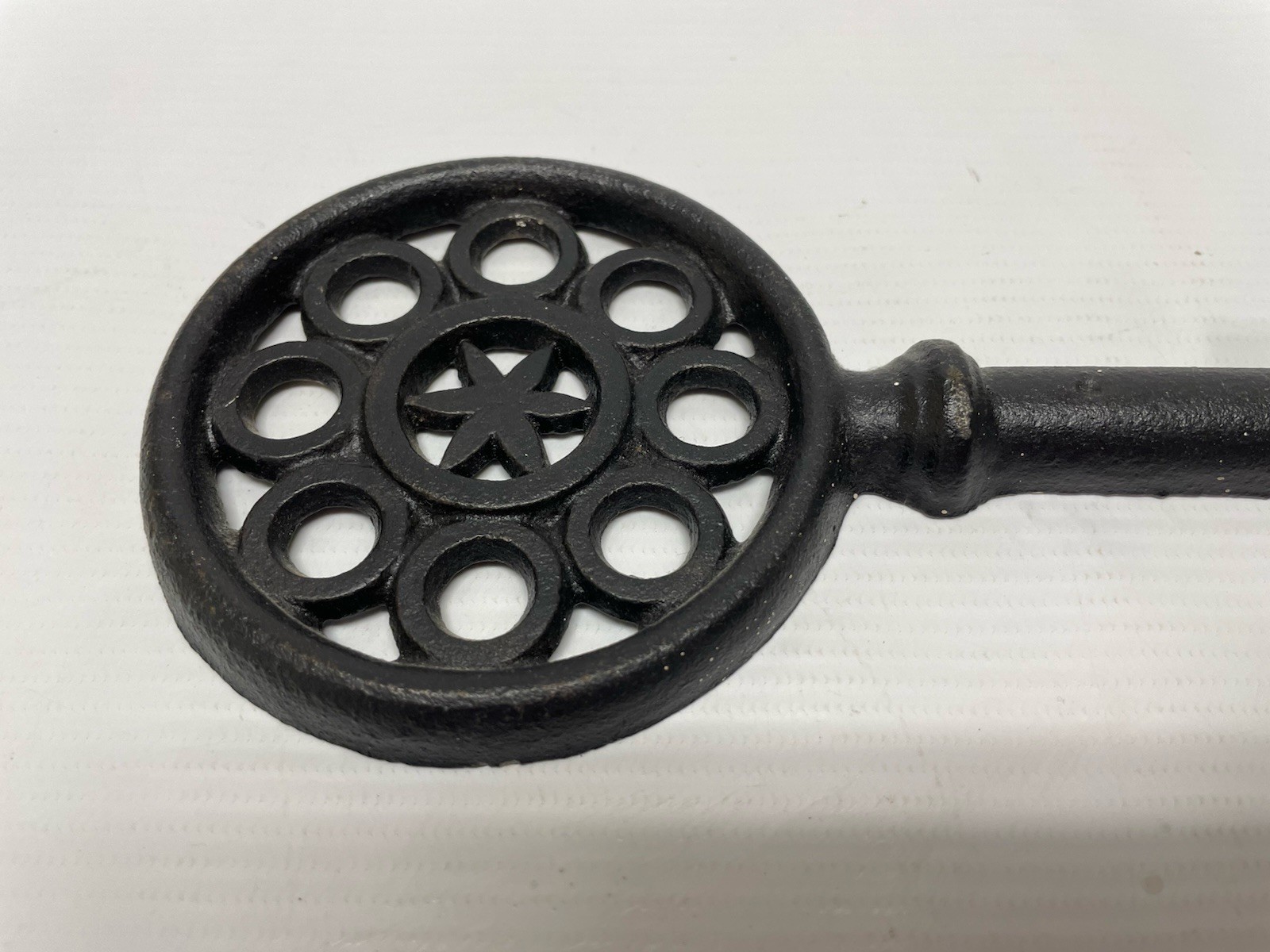 Cast Iron Black Decorative Skeleton Key Wall Decor Heavy Hooks Vintage Japan 14”