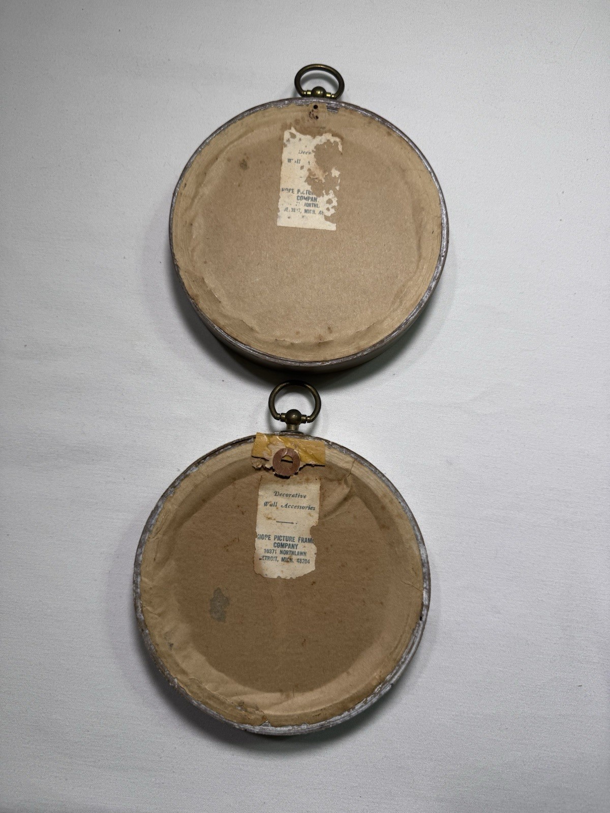 VTG Victorian Silhouette Wall Pictures Set 2 Colonial Horse Carriage Round Frame