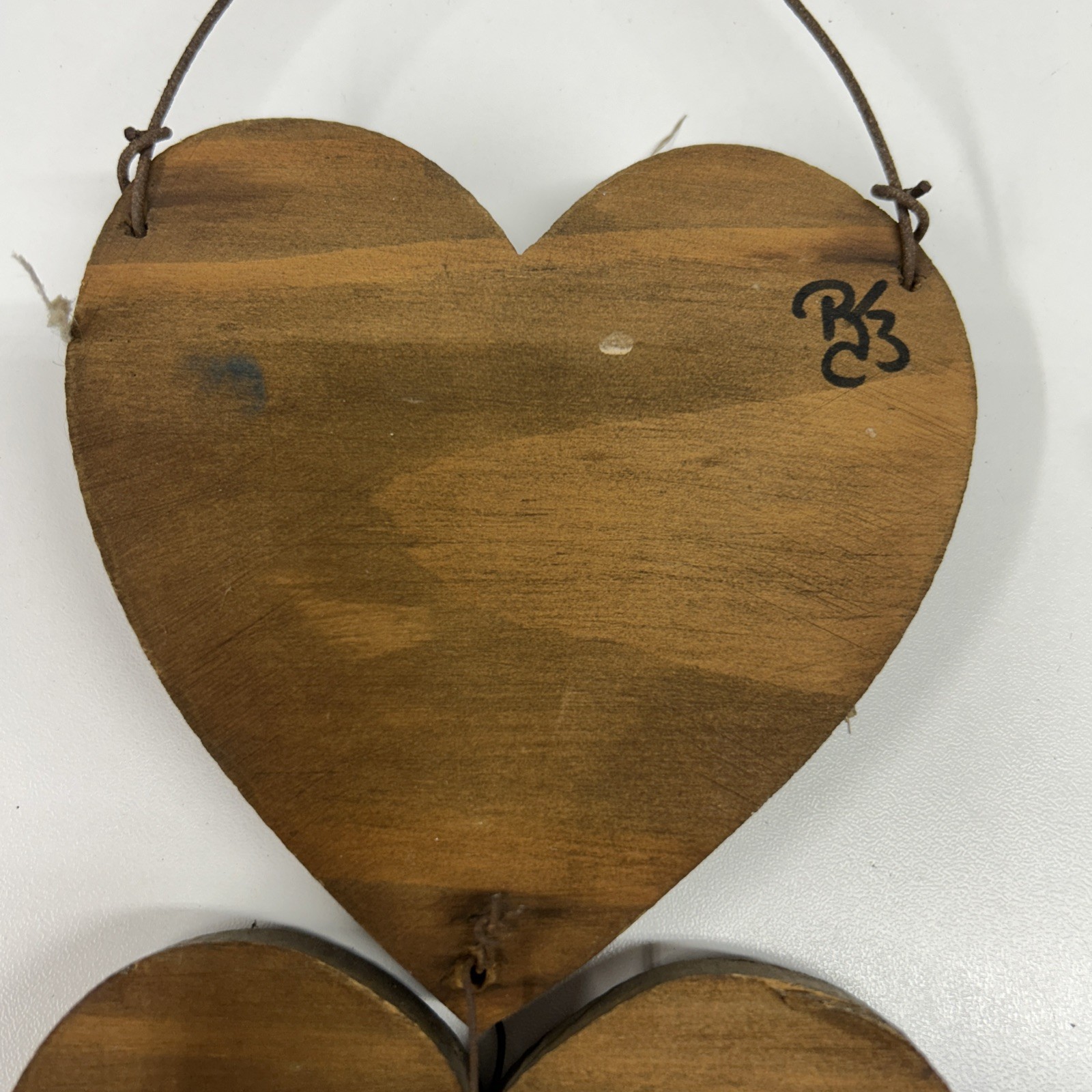 Americana Primitive Style Wooden Rustic Decor Distressed Hearts Chickens
