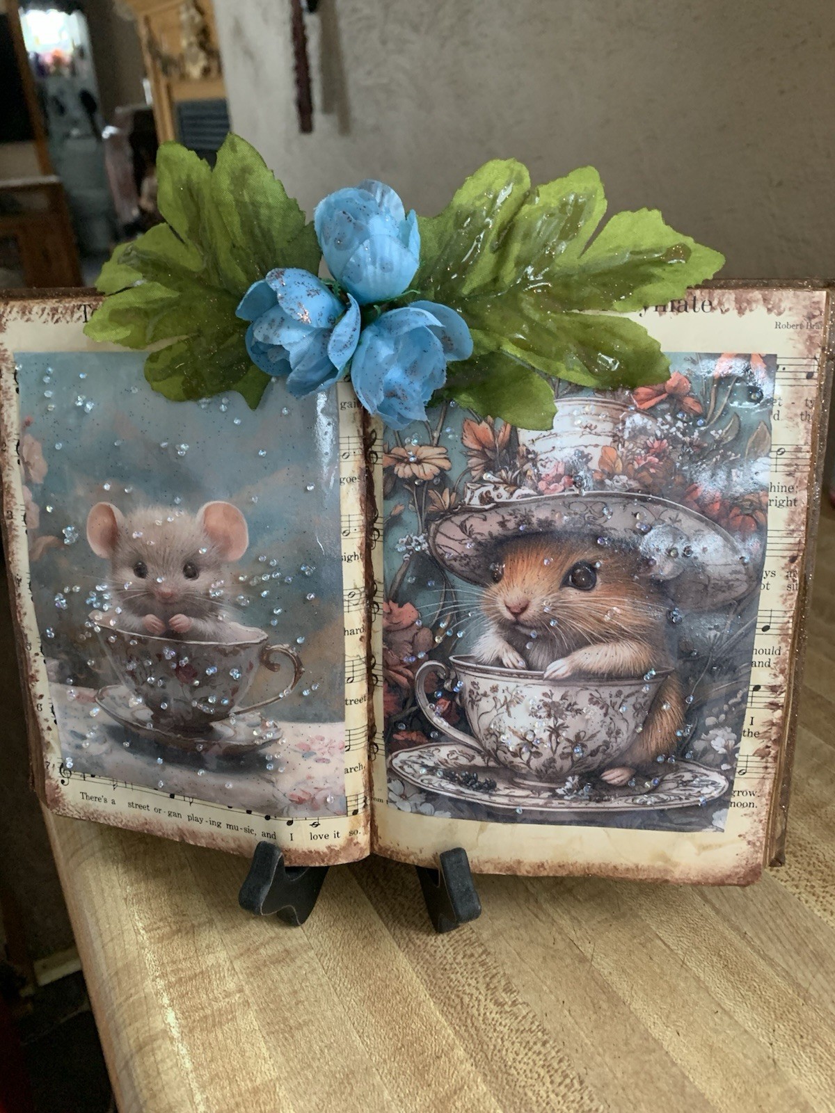 Handmade Mouse Floral Decorative Plaque 3D Effect Medium Multicolor Whimsical