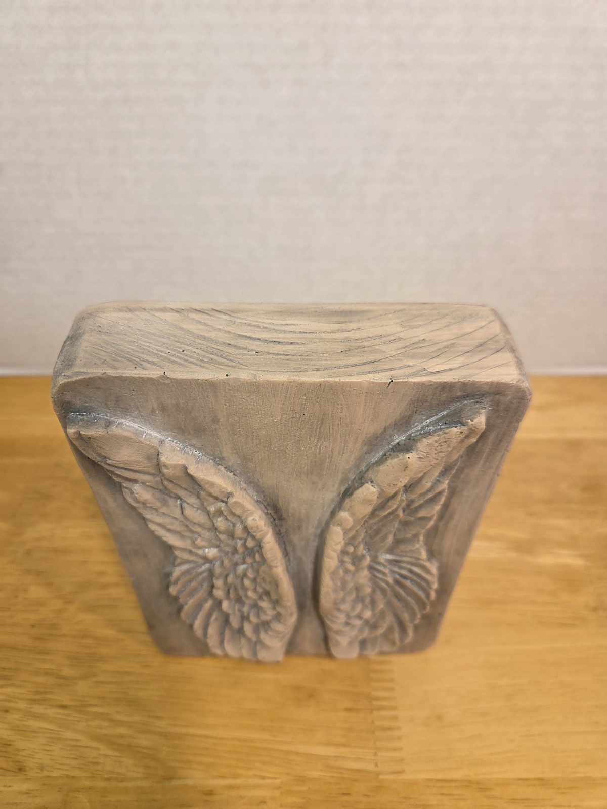 Carved Angel Wings Wall Decor Resin faux wood look 5” X 7”