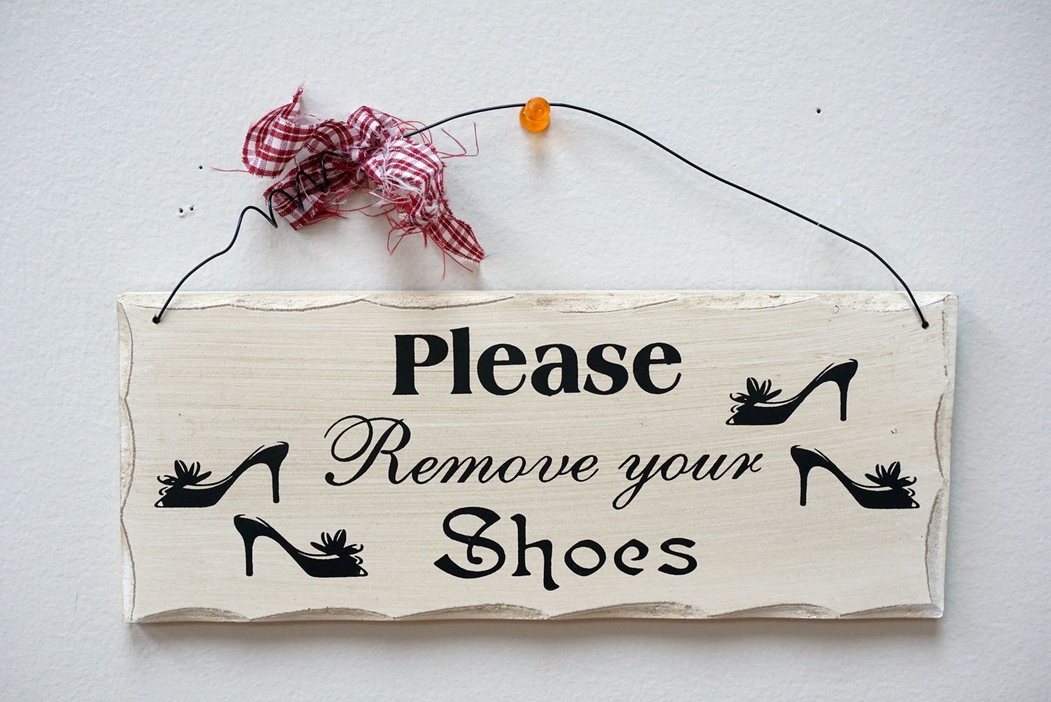 “PLEASE REMOVE YOUR SHOES” Wood Wall Hanging Decor 10″X4″ Remove Shoes Sign