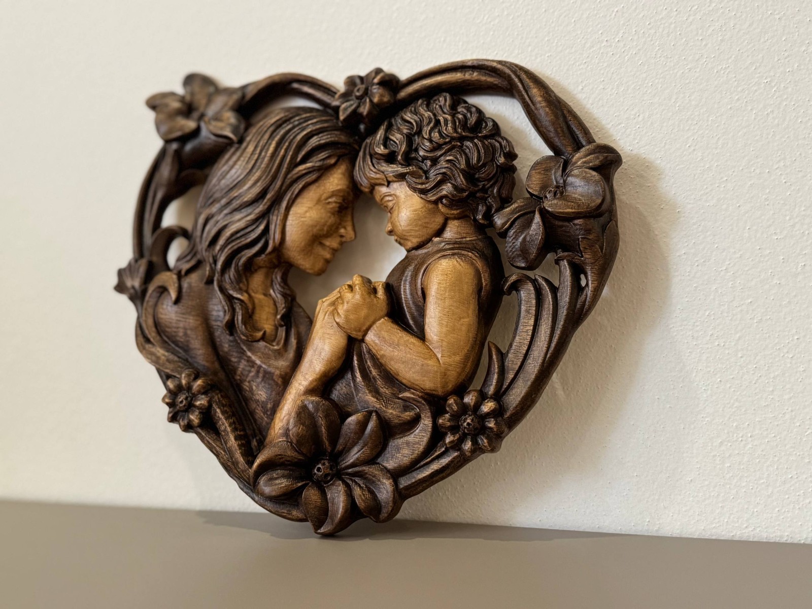 Mother and Child Wooden Heart Plaque – Family Love Gift, Wall Art Home Decor