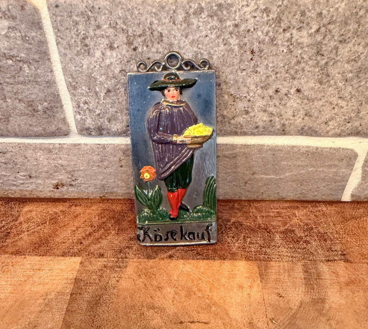 Vintage 3″ German “Kasekauf” Cheese Buyer Metal Relief Wall Plaque Hand Painted