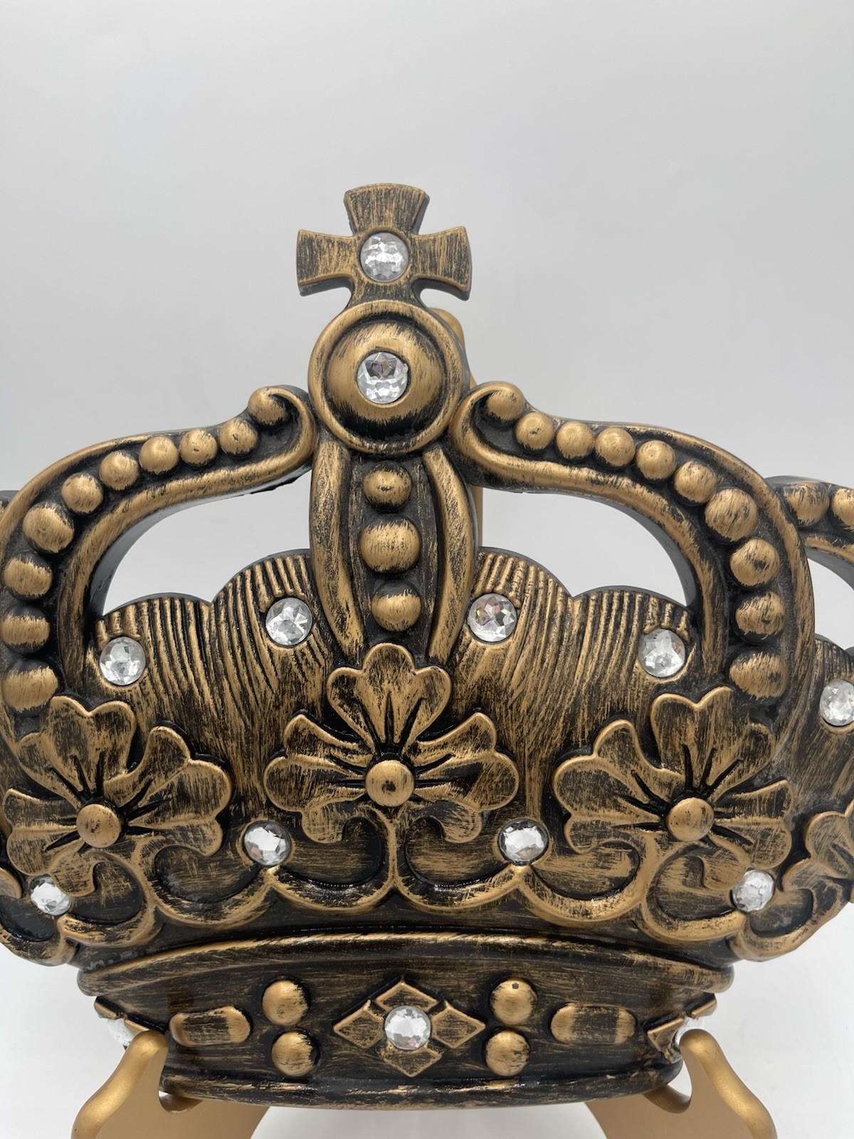 Gold Royal Crown Wall Plaque Rhinestone Fleur De Lis Decor 10” x 9” Hanging