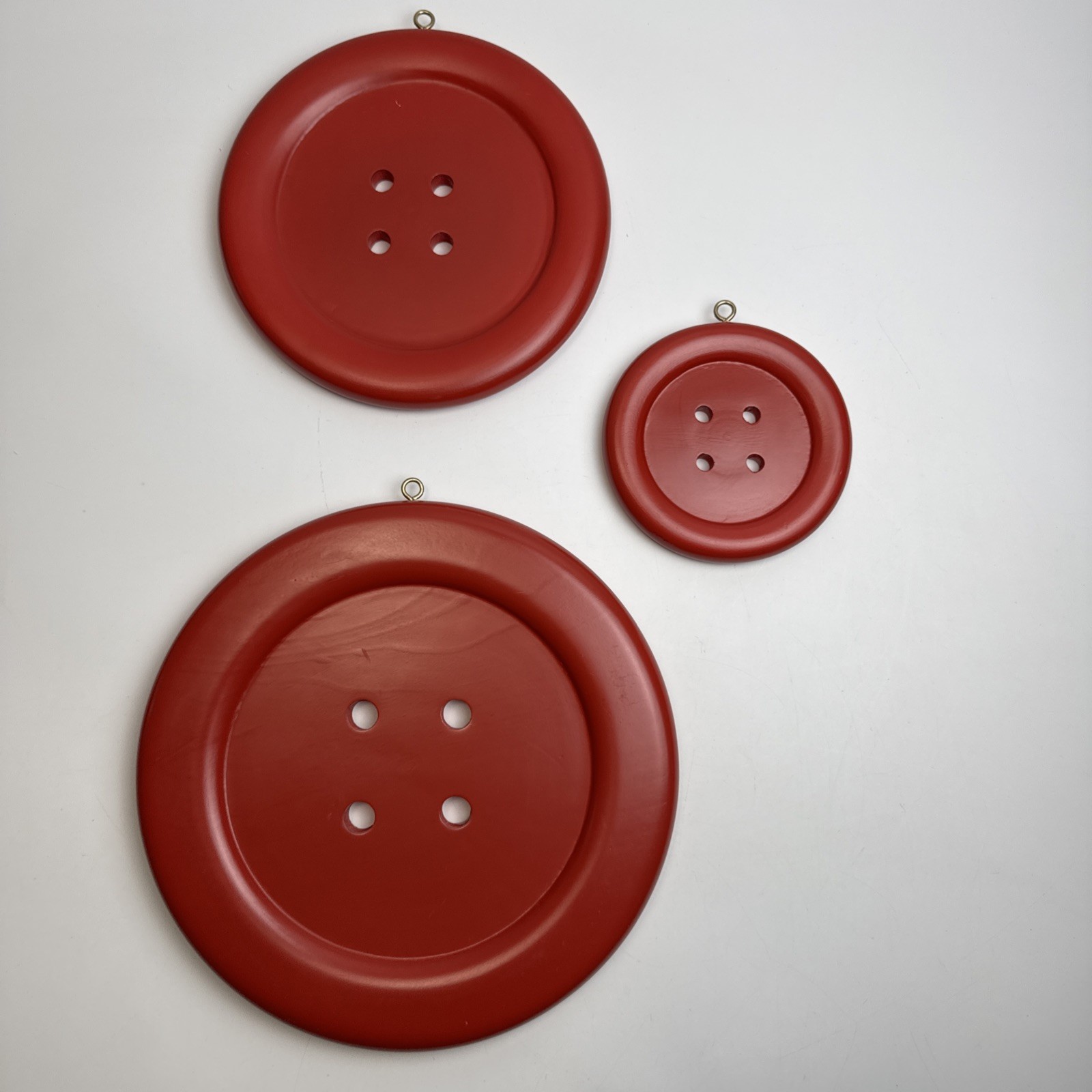 Set Of 3 Red Sewing Buttons Craft Wall Room Decor 10” 8” 5” Wood