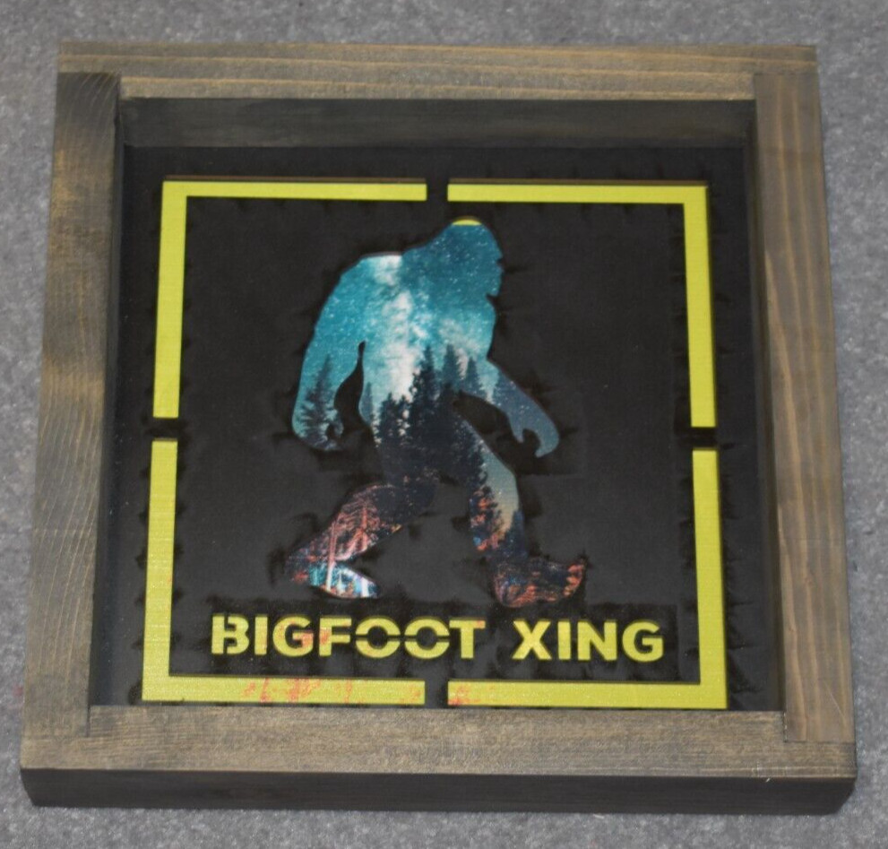 #5002 BIGFOOT XING 9″ WIDE X 9″ HIGH 3-D FRAME